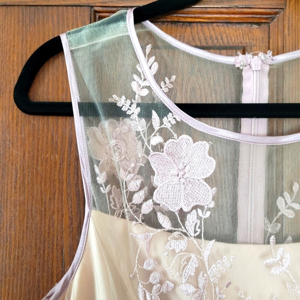 Mauve Lace & Applique Dress - Picture 3 of 7